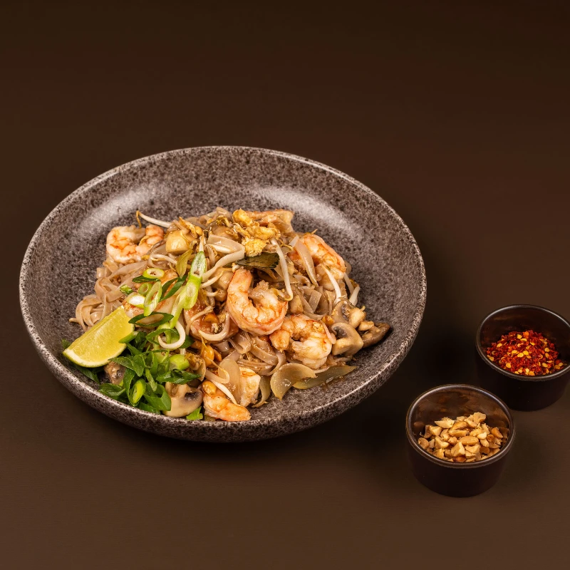 Pad Thai su tigrinėmis krevetėmis